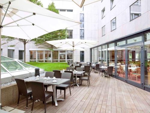 voco Dusseldorf Seestern, an IHG Hotel