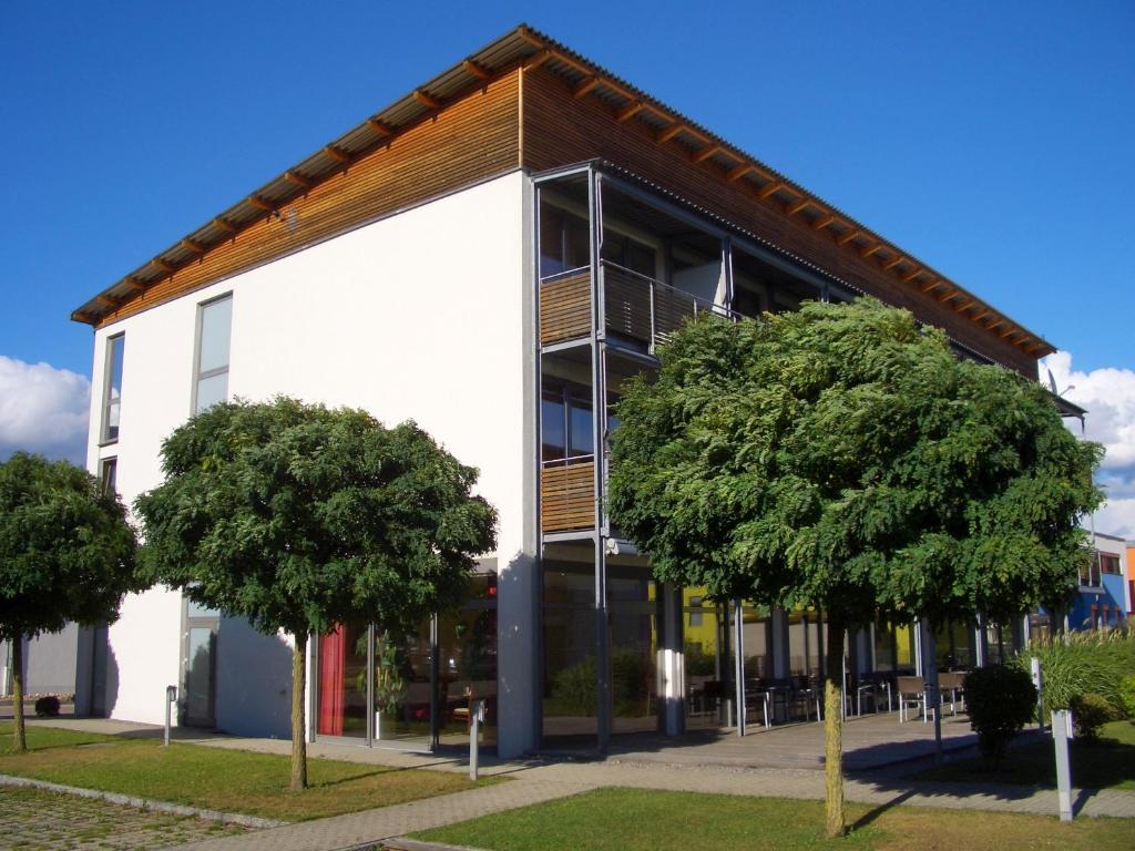 Hôtel Hotel von Heyden Von-Heyden-Strasse 26, 93105 Tegernheim