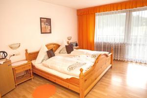 Waldhotel Auerhahn B & B