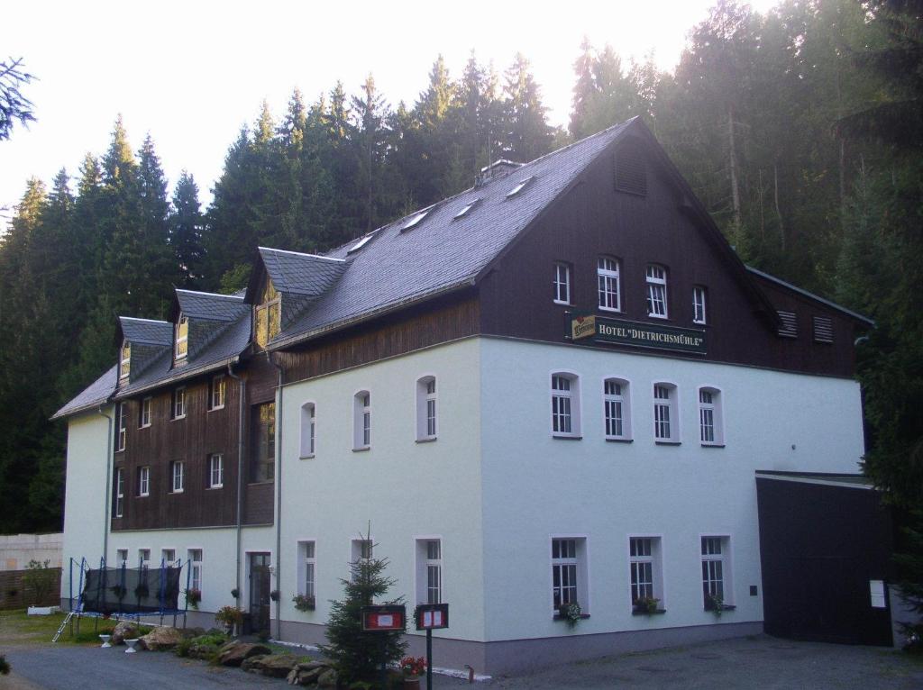 Hôtel Waldhotel Dietrichsmühle Wolfner Mühle 299 09474 Crottendorf