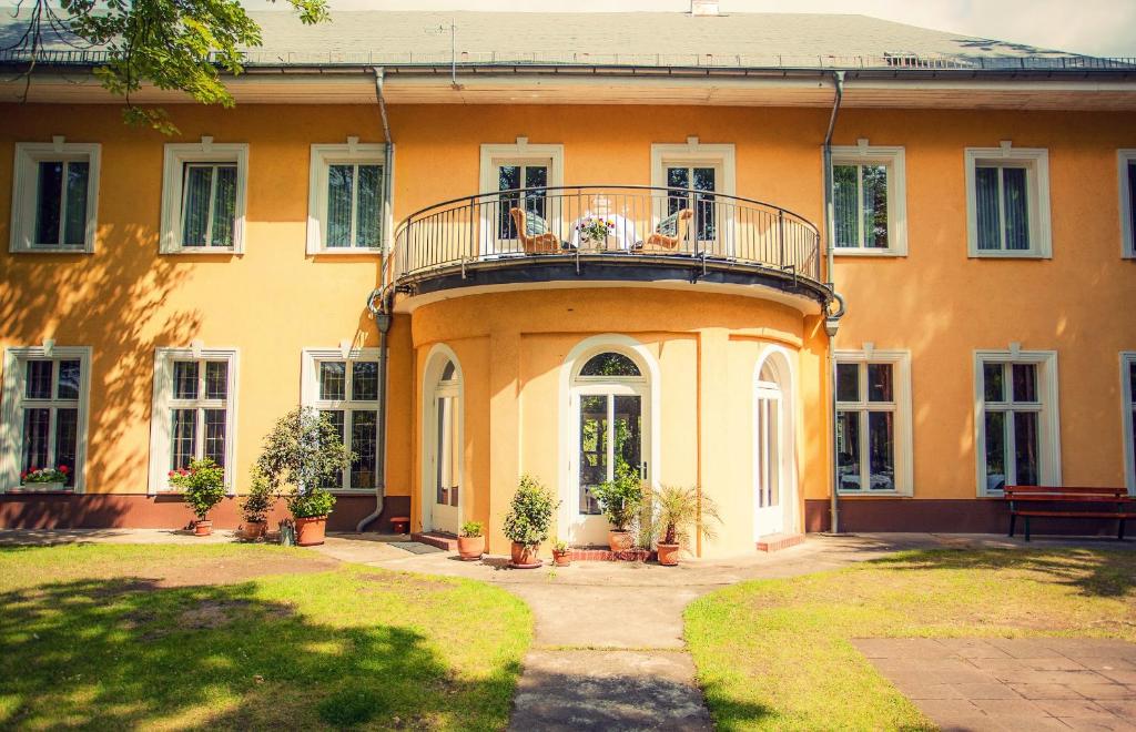 Waldsee Hotel am Wirchensee Am Wirchensee 1, 15898 Treppeln