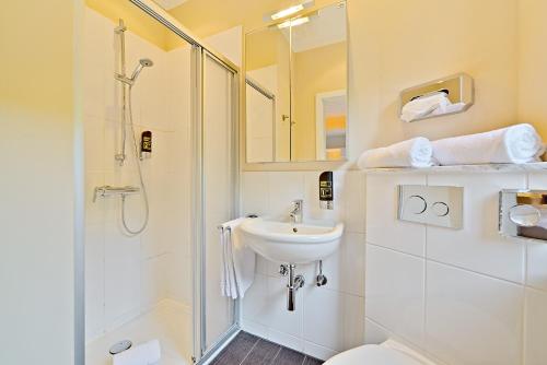 Hôtel Hotel Weinberg-Schlößchen Hauptstraße 2 Oberheimbach