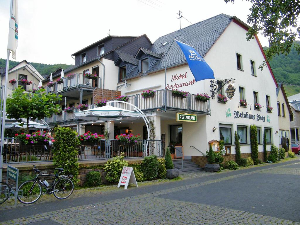 Weinhaus Berg Moselstrasse 39, 56814 Bremm