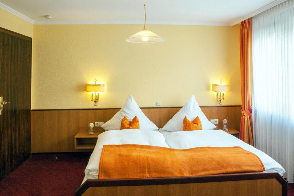 Hôtel Weinhotel Hubertus Garni Hauptstrasse 35 56818 Klotten