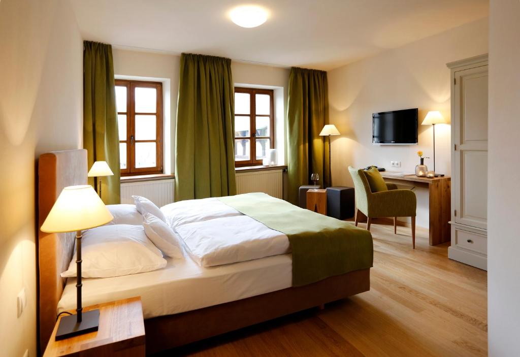 Hôtel Weinkastell Zum Weissen Ross Weinstraße 82 67169 Kallstadt