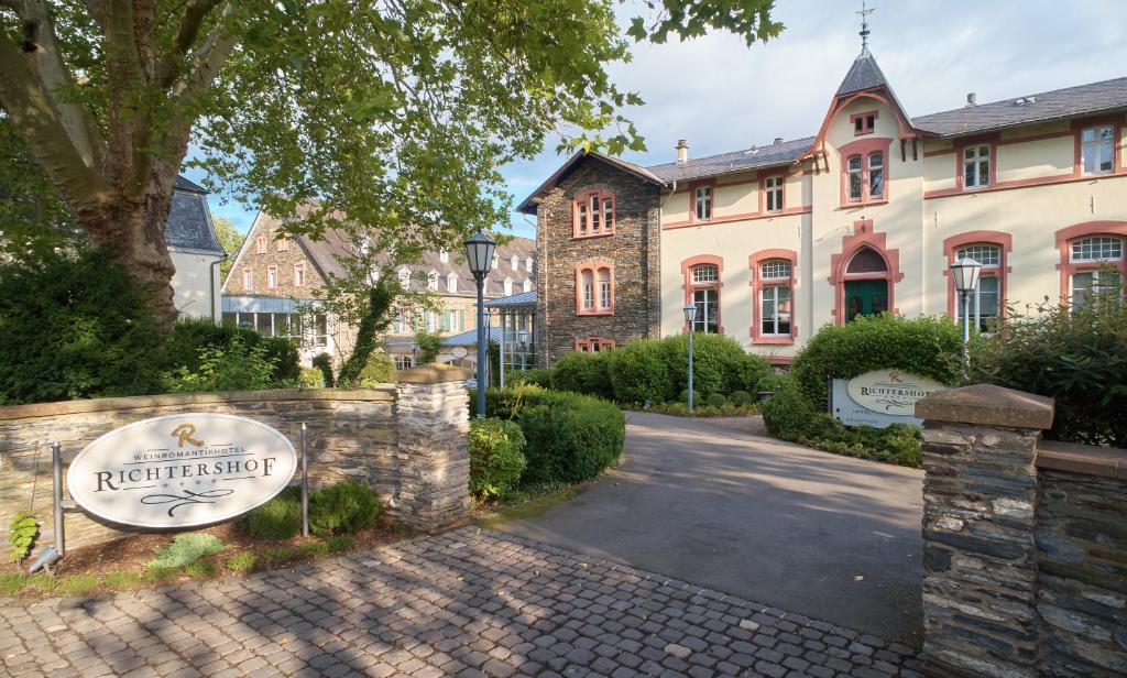 Hôtel Weinromantikhotel Richtershof Hauptstr. 81-83 54486 Mülheim an der Mosel