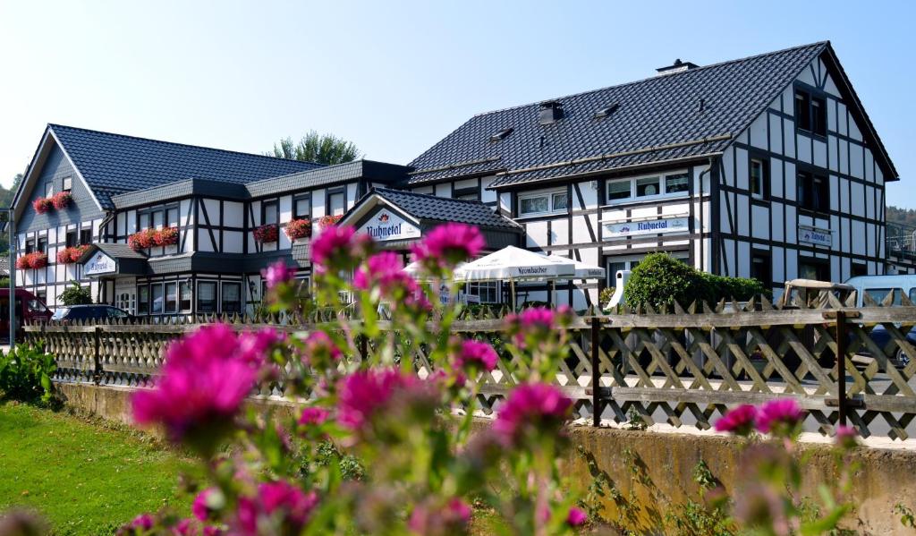 Hôtel Wellness-Gasthof-Cafe Nuhnetal Braunshäuser Str. 3 35066 Frankenberg