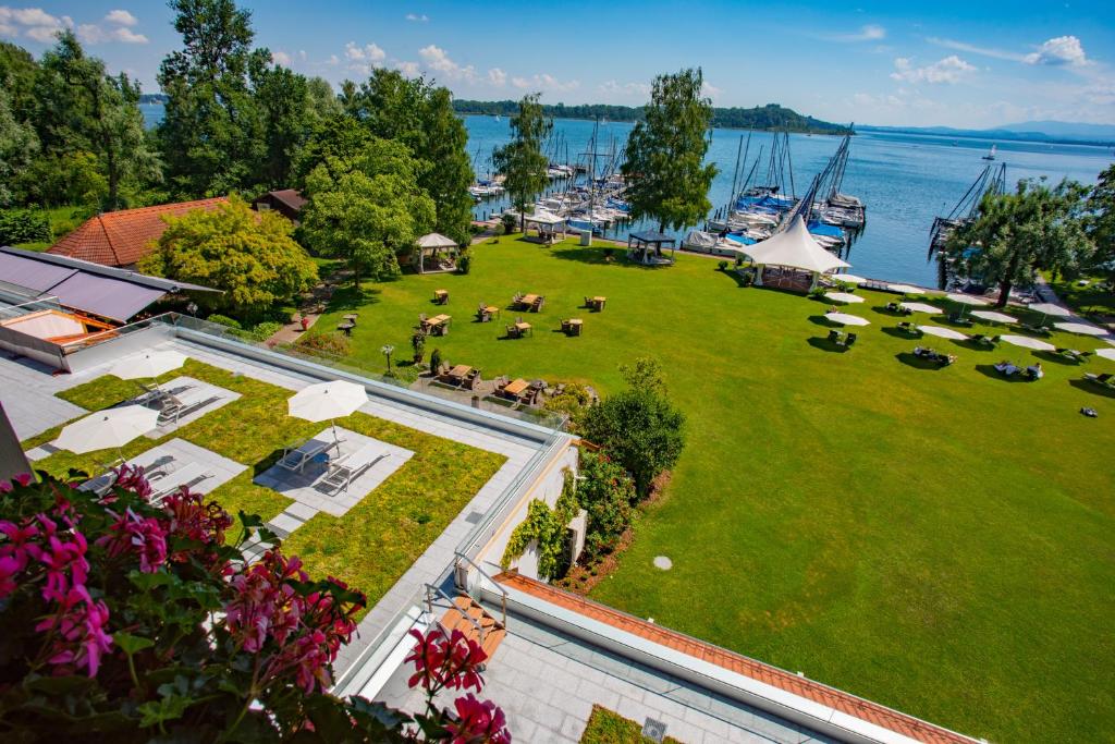 Yachthotel Chiemsee GmbH Harrasser Strasse 49, 83209 Prien am Chiemsee