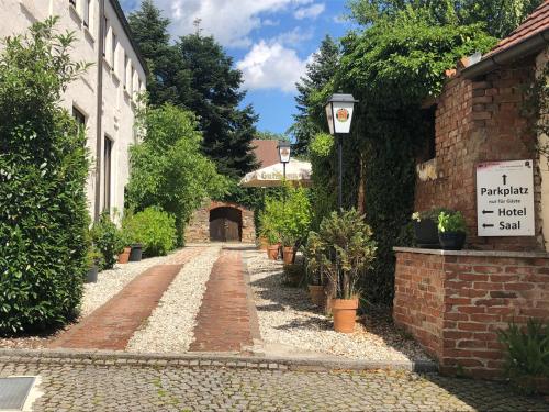 B&B / Chambre d'hôtes Hotel Zum Kastanienbaum 2 Bamberger Straße Herzogenaurach