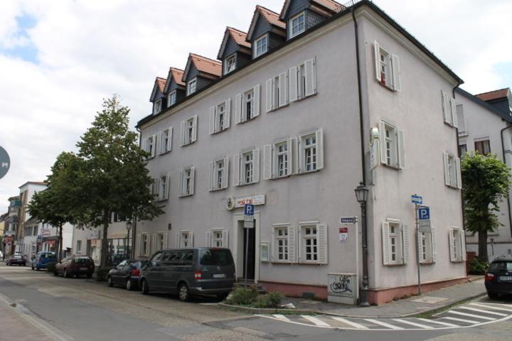 Hôtel Zum Löwen Elisabethenstr. 2 / Ecke Obergasse 14 61348 Bad Homburg vor der Höhe