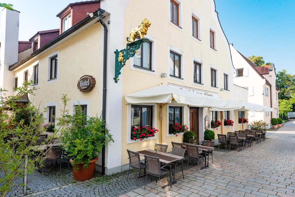 Hôtel Hotel zum Löwen Martin-Kuen-Str. 5, 89264 Weißenhorn