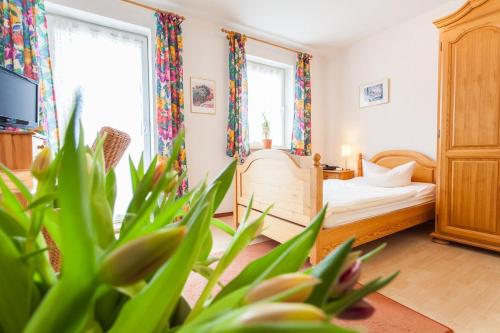 B&B / Chambre d'hôtes Hotel zum Rednitzgrund Gerasmühler Straße 8 Stein bei Nürnberg