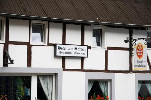 B&B / Chambre d'hôtes Hotel zum Schwan Weilerswist Kölner Straße 99-101 Weilerswist