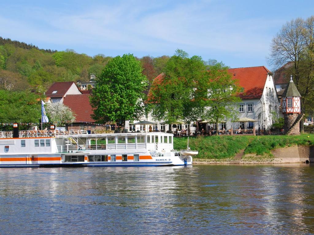 Hôtel Zum Weserdampfschiff Weserstraße 25 34385 Bad Karlshafen