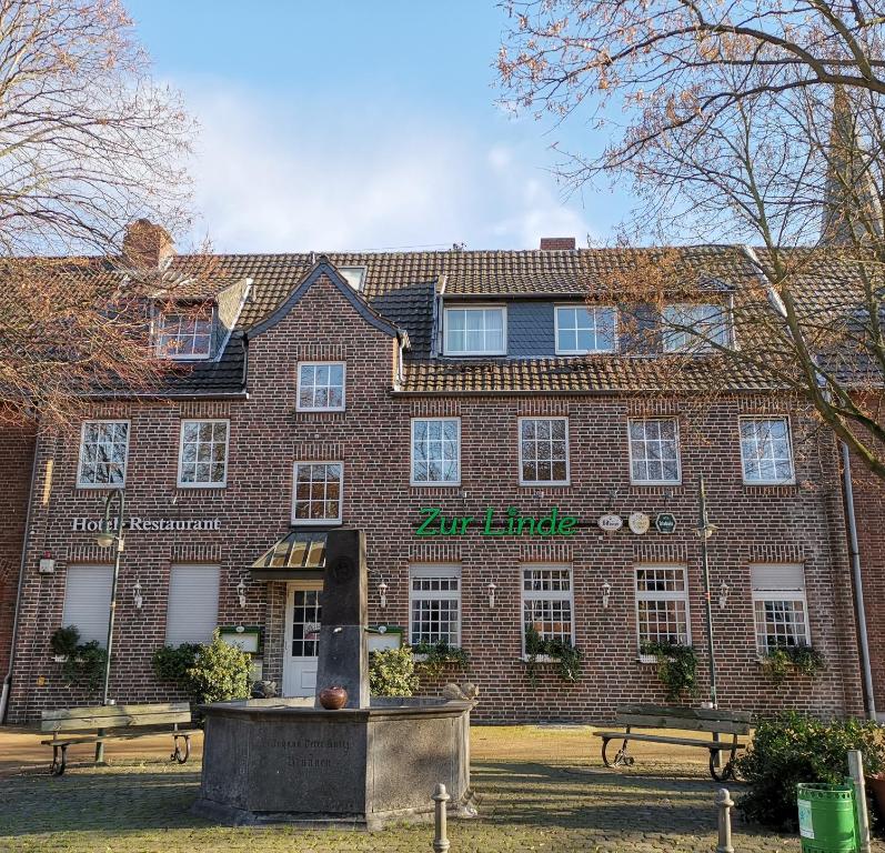 Hôtel Hotel Zur Linde 6 Markt, 41569 Rommerskirchen