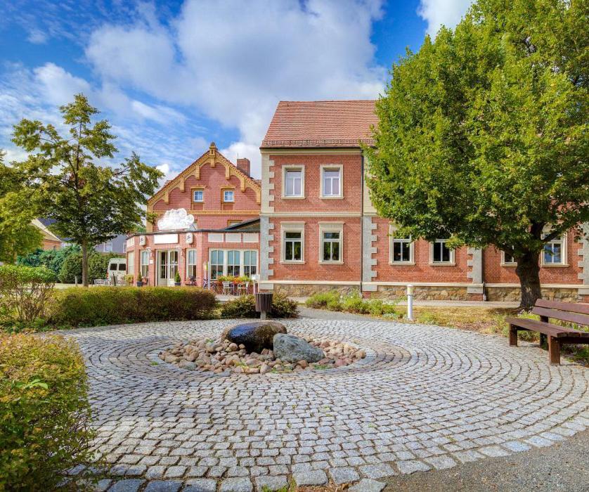 Hôtel Hotel Zur Linde Am Dorfplatz 4, 04838 Zschepplin