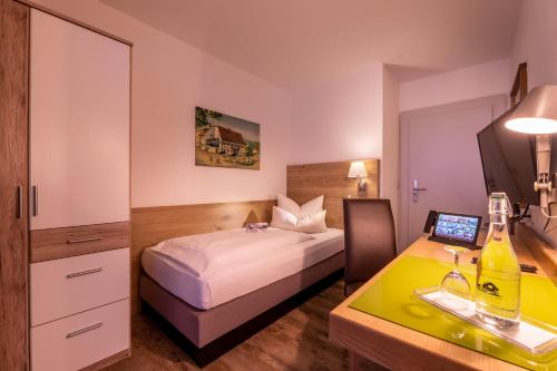 Zur Post Kümmersbruck Hotel & Tiny Houses