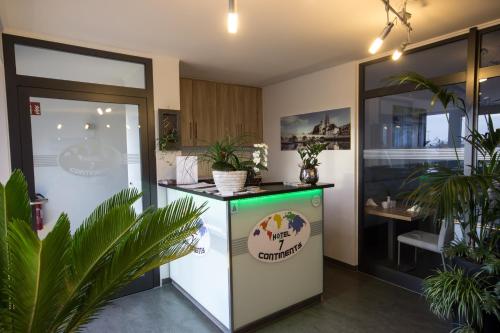 Hôtel Hotel7Continents An der Kreuzbreite 38 Kreuzung Mintrachinger Strasse Neutraubling