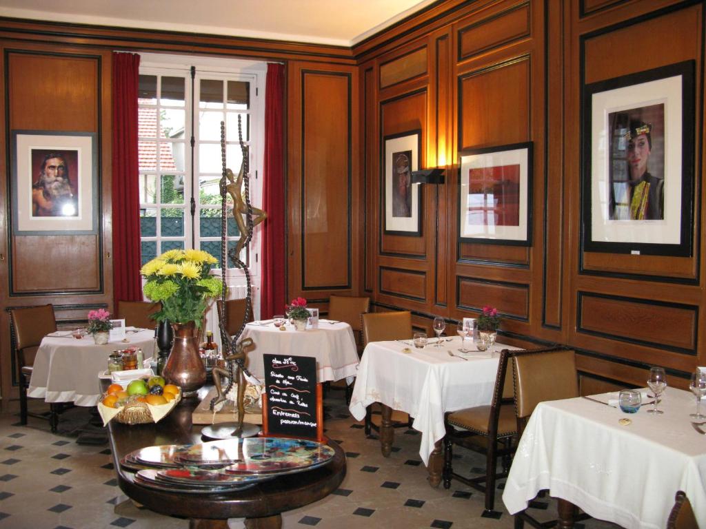 Hôtel Hôtellerie Du Bas-Bréau 22 Rue Grande, 77630 Barbizon