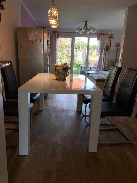 Maison de vacances House Elinor Suite 73 Eppsteiner Straße, 65439 Flörsheim am Main
