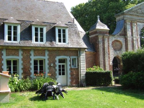 Maison de vacances house listed as an historic building near Montreuil  Gouy-Saint-André