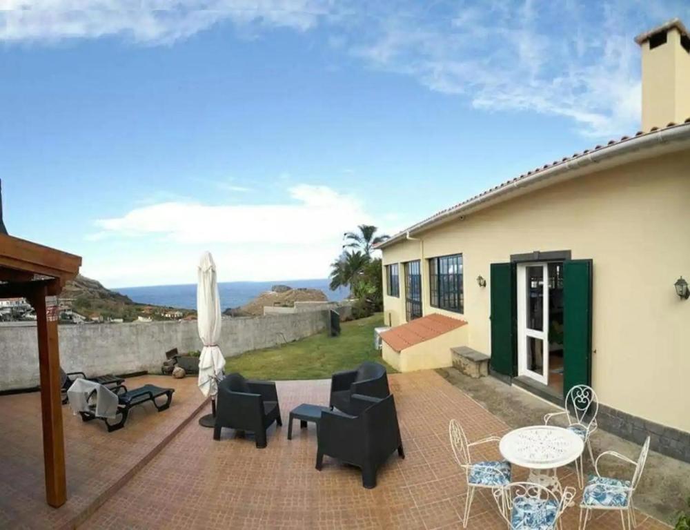 Villa House pc caminho da cal, 31, 9225-051 Porto da Cruz