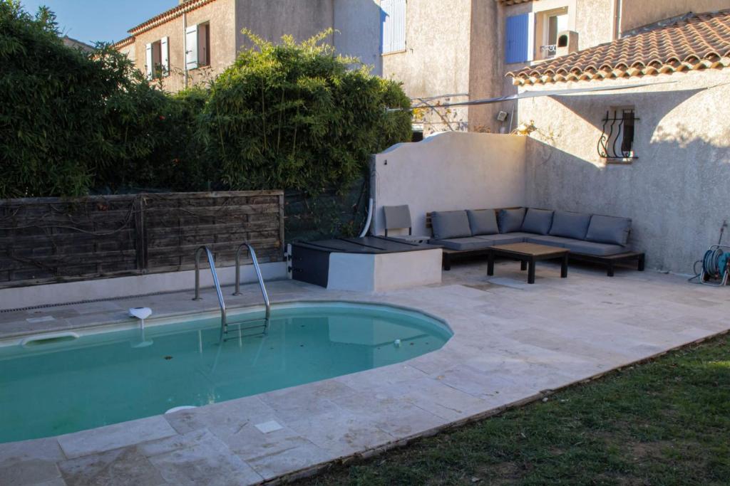 Maison de vacances House with small pool near the center of Aix 10 Chem. de la Carraire, 13770 Venelles