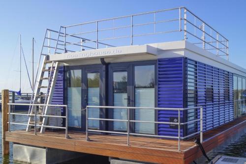 Bateau-hôtel Houseboat Floating House \  Ribnitz-Damgarten