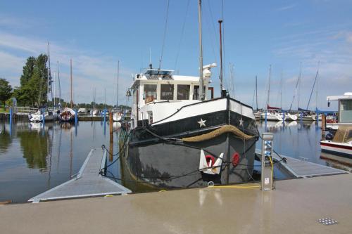 Houseboat Holländischer Schlepper, Ribnitz-Damgarten Ribnitz-Damgarten allemagne