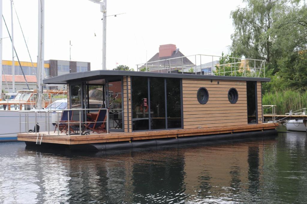 Bateau-hôtel Houseboat Lina, Flensburg , 24937 Flensbourg