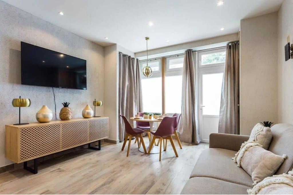 Appartement HSH Cosy Apartment Neuve des Boulets I 20 Rue Neuve des Boulets, 75011 Paris