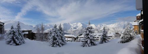 Appartement Huez: superbe appartement en residence 106 Rue du 93è R.A.M Huez