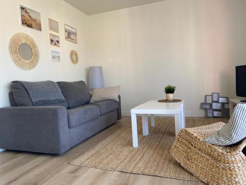 Appartement Hyper Centre - 2 PIÈCES tout confort - Terrasse - ascenseur - appartement n°10-2e étage 64 Avenue de la Mer Cabourg