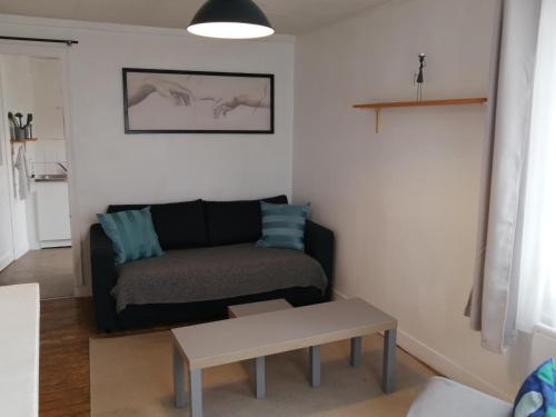 Appartement Hyper centre Caen dans le Vaugueux, château de Caen 3 Etage - Porte Gauche 3 Rue Chanoine Ruel Caen