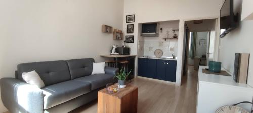 Appartement Hyper Centre-Le Regratterie-WIFI Appt 4, 2ème étage 16 Rue de la Regratterie Poitiers