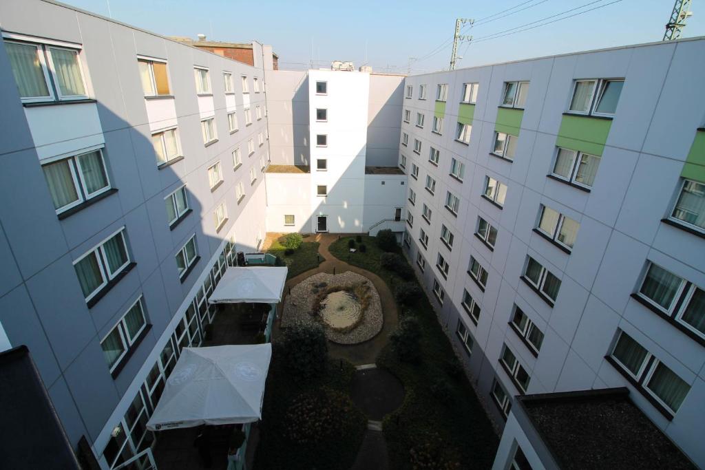 Hôtel ibis Hotel Düsseldorf Hauptbahnhof Konrad-Adenauer-Platz 14, 40210 Düsseldorf