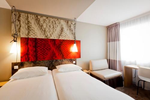 Hôtel ibis Lyon Carre De Soie 20 Avenue Des Canuts Vaulx-en-Velin