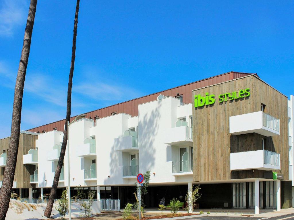 Hôtel ibis Styles Arcachon Gujan Mestras 3 Avenue Des Loisirs, Allée Des Bénévoles, 33470 Gujan-Mestras