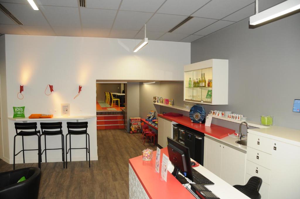 Hôtel Ibis Styles Chambery Centre Gare 154, rue Sommeiller, 73000 Chambéry