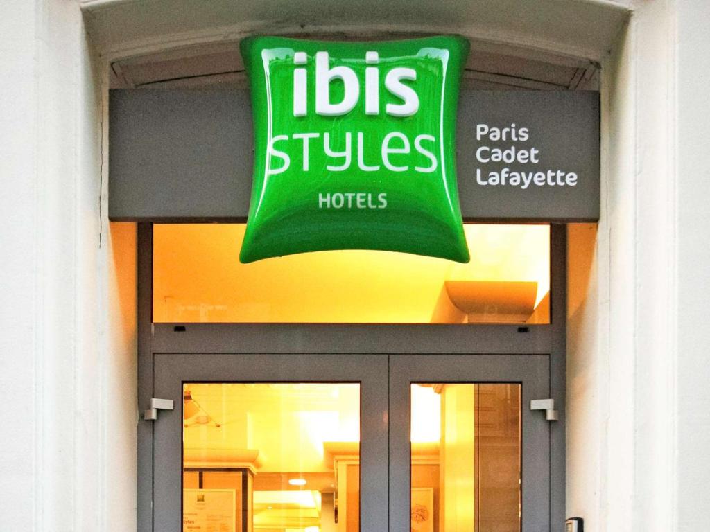 Hôtel ibis Styles Paris Cadet Lafayette 11 Bis rue Pierre Semard, 75009 Paris