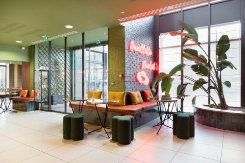 ibis Styles Versailles Saint Quentin en Yvelines Saint-Cyr-lʼÉcole france