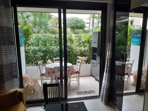 Appartement IDEAL POUR COUPLE 13 Avenue Montrose Cannes