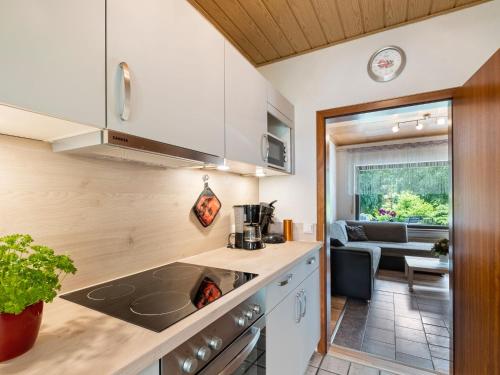 Maison de vacances Idyllic Bungalow in Feusdorf with by the Forest  Feusdorf