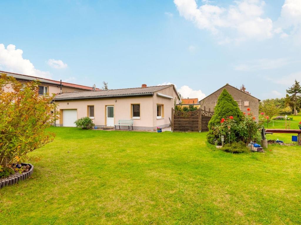 Maison de vacances Idyllic Bungalow in Pepelow with Garden near Seabeach , 18233 Pepelow