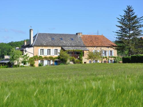 Idyllic Holiday Home in D gagnac with Jacuzzi near River Dégagnac france