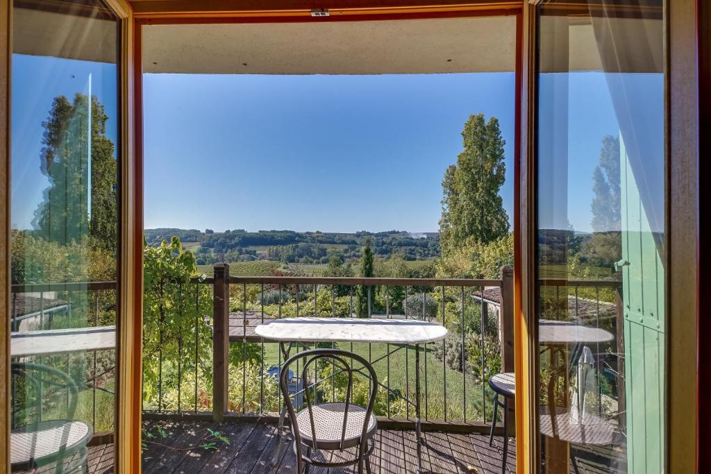 Maison de vacances Idyllic retreat amid the vines with its own pool 3 Les Pelons, 33220 Saint-André-et-Appelles