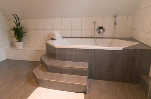 Appartement Idyllisches Wohnen in grüner Oase 13 Karlstraße Griesheim