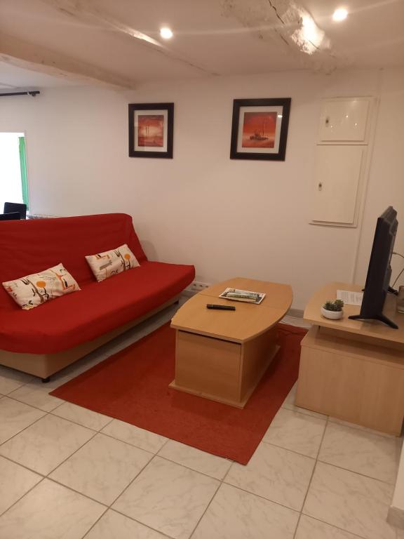 Appartement Ile breizh 2 Place de la Poste, 22300 Ploubezre