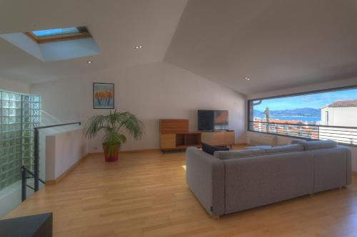 IMMOGROOM - Beautiful duplex - Sea view - Quiet - AC - Wifi - Garage Cannes france