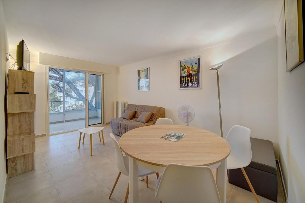 Appartement IMMOGROOM - Close beaches - Sea view terrace - Spacious - NO WIFI 42 boulevard du docteur Picaud, 06400 Cannes